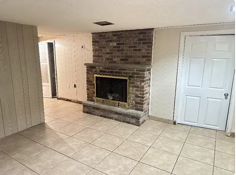 3224 Elisha Avenue Zion IL 60099