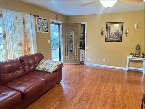 3224 Elisha Avenue Zion IL 60099