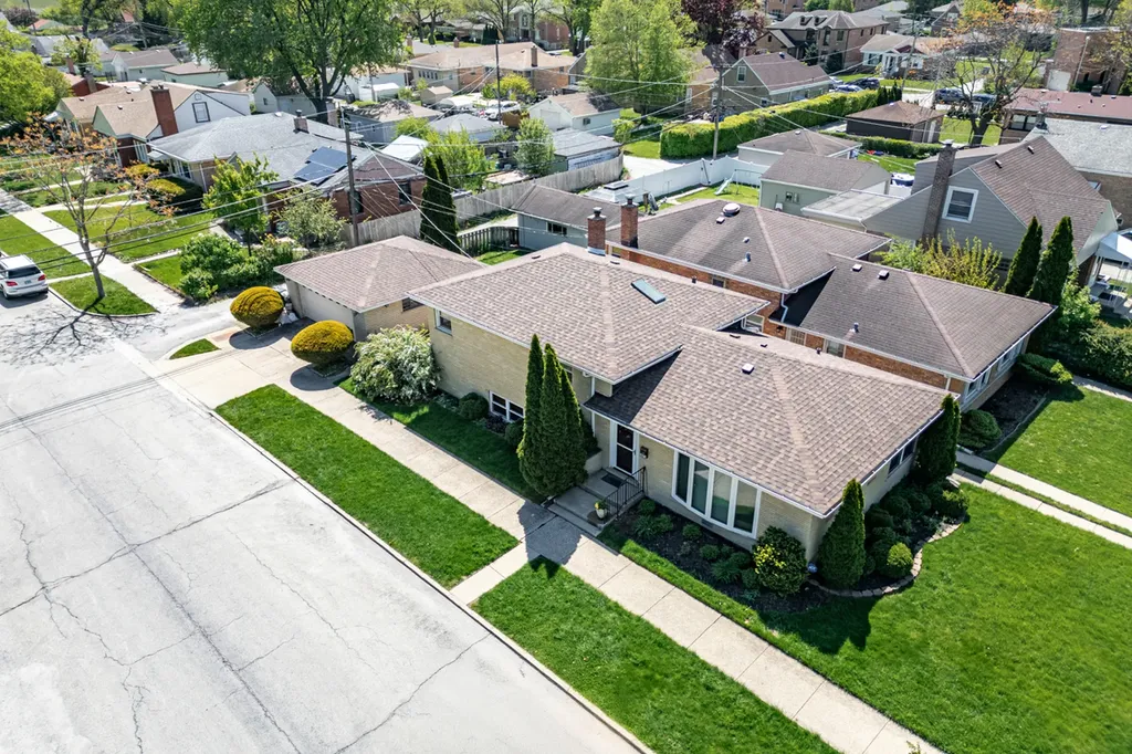 3873 Brummel Street Skokie IL 60076