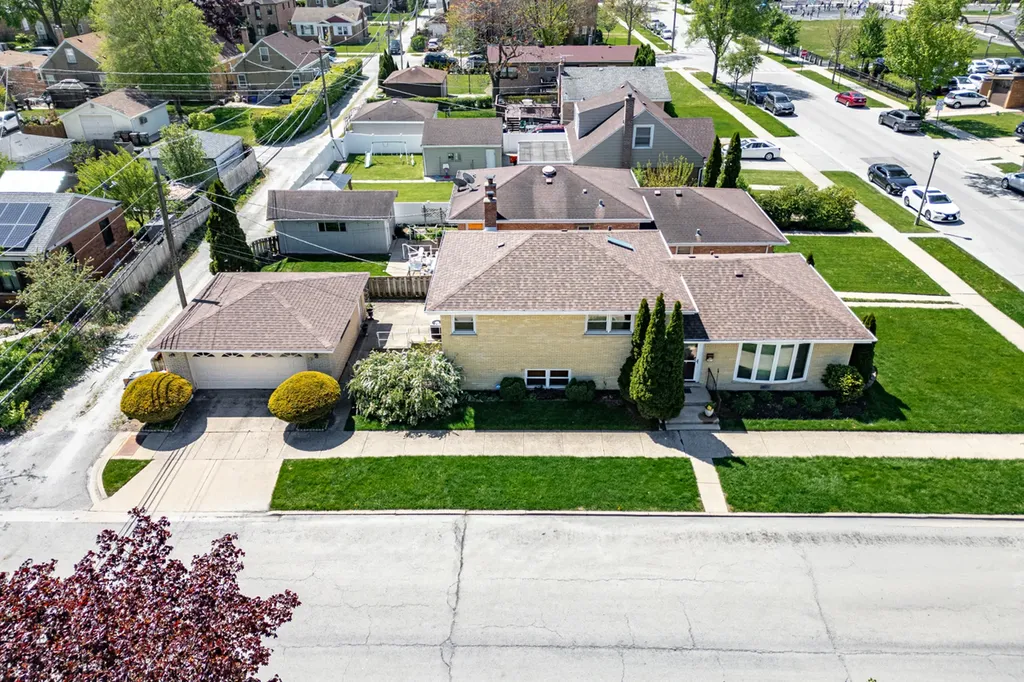 3873 Brummel Street Skokie IL 60076