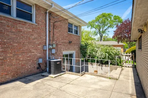 3873 Brummel Street Skokie IL 60076