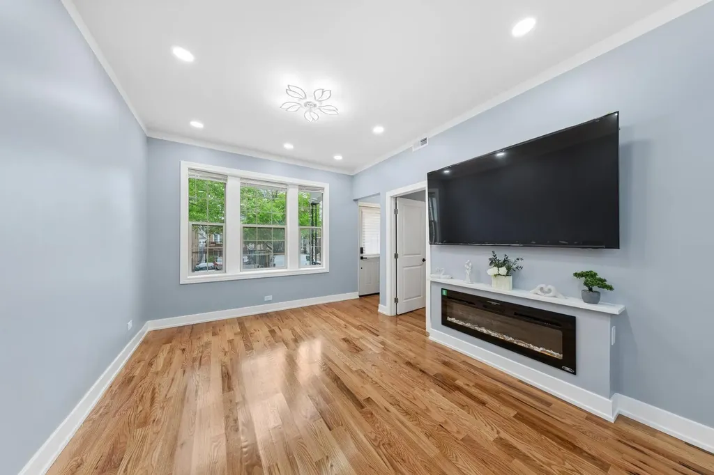 2233 South Spaulding Avenue Chicago IL 60623