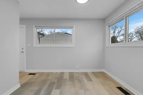 108 Walnut Drive Streamwood IL 60107