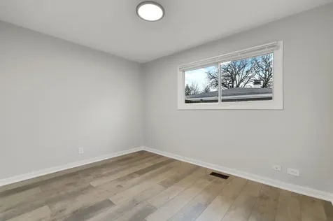 108 Walnut Drive Streamwood IL 60107