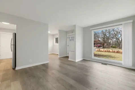 108 Walnut Drive Streamwood IL 60107