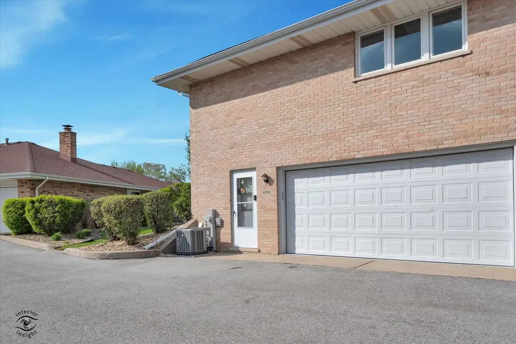10501 Eagle Ridge Drive Orland Park IL 60467