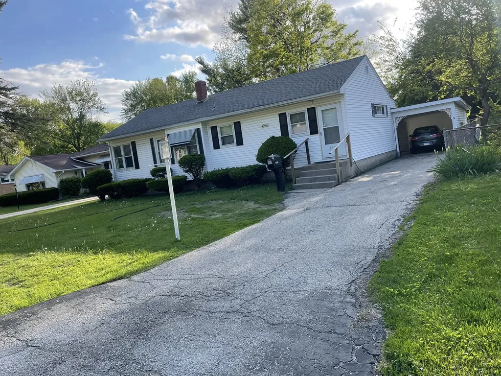 1176 North West Street Galesburg IL 61401