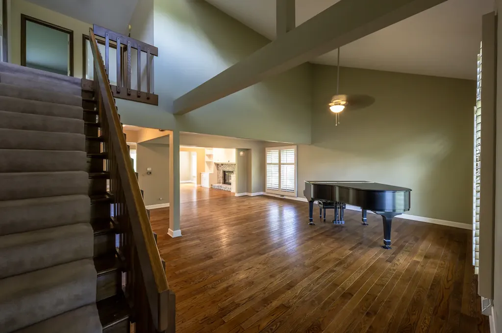 833 Huntleigh Drive Naperville IL 60540