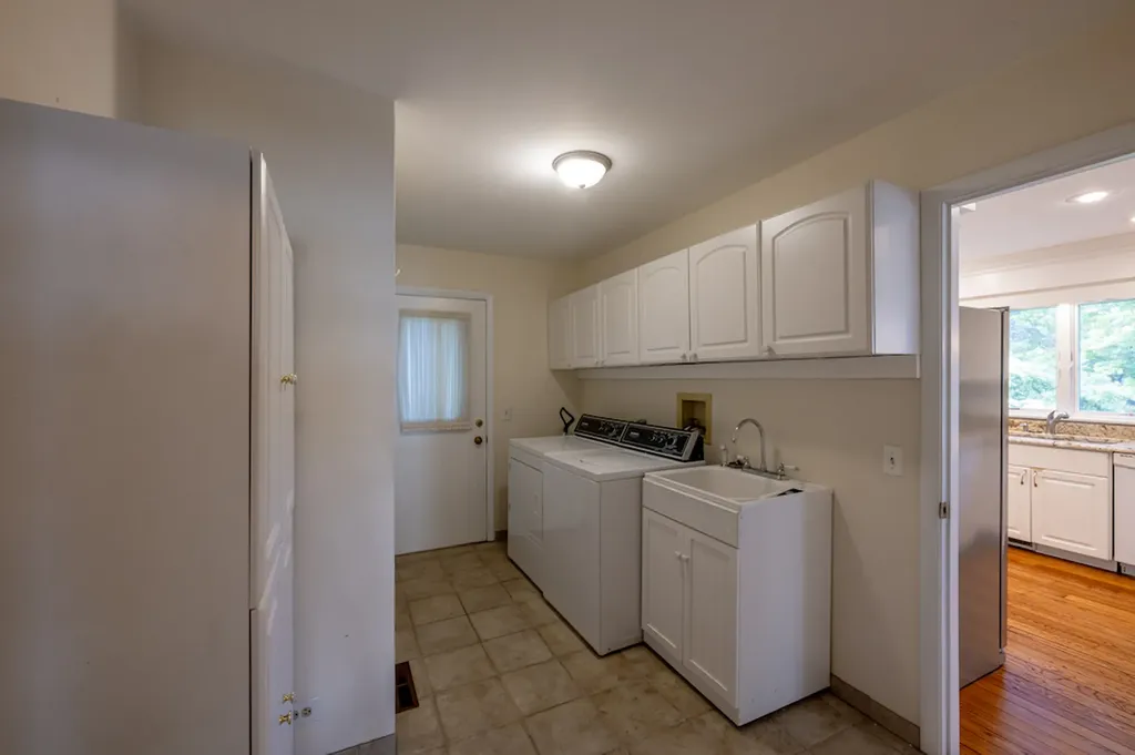 833 Huntleigh Drive Naperville IL 60540