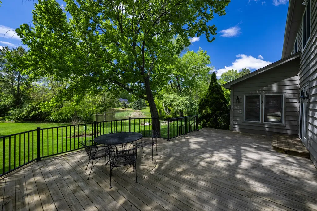 833 Huntleigh Drive Naperville IL 60540