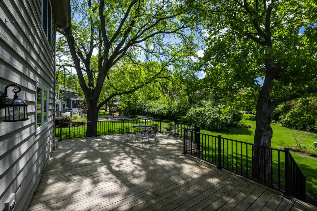 833 Huntleigh Drive Naperville IL 60540