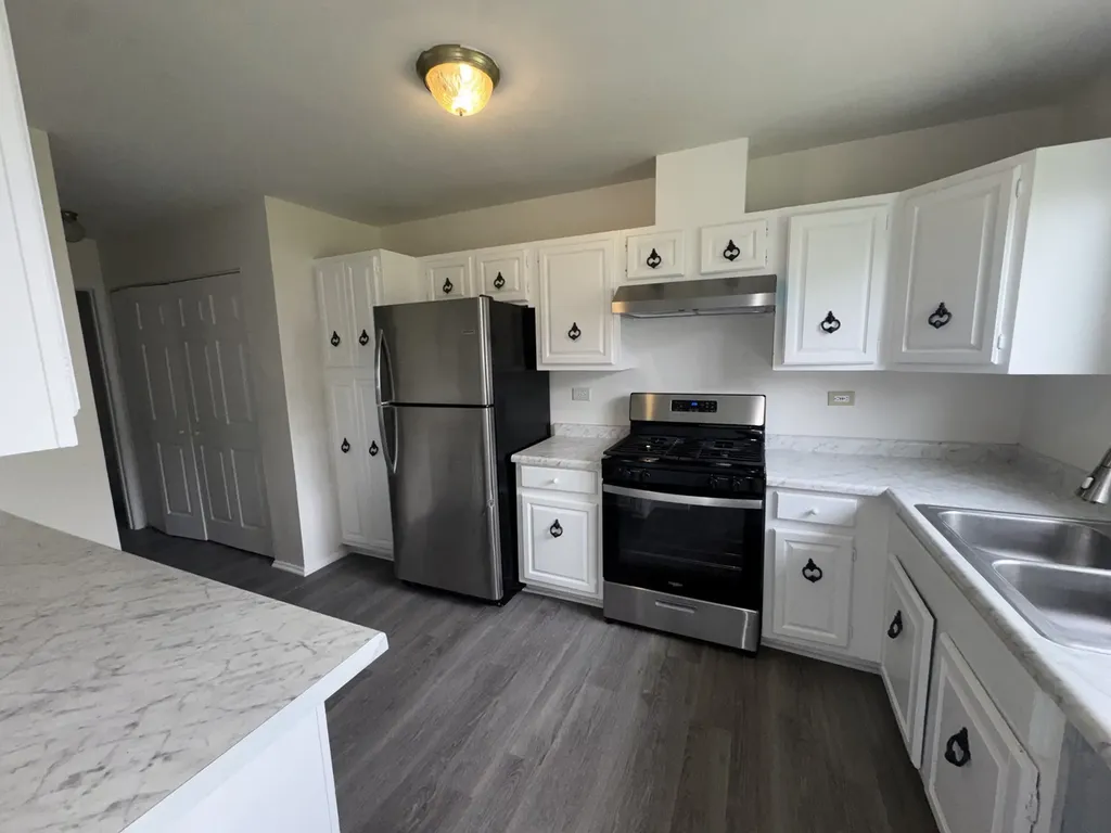 10G Fernwood Drive Bolingbrook IL 60440