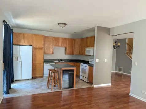 477 Peregrine Parkway Bartlett IL 60103