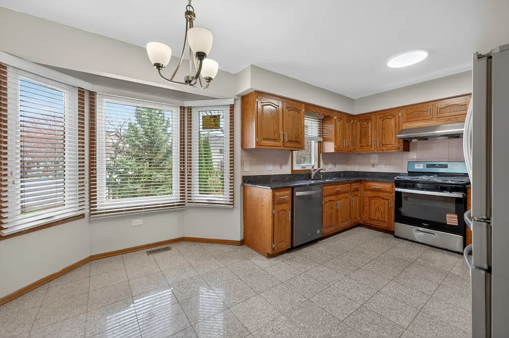1281 Scarlet Drive Addison IL 60101