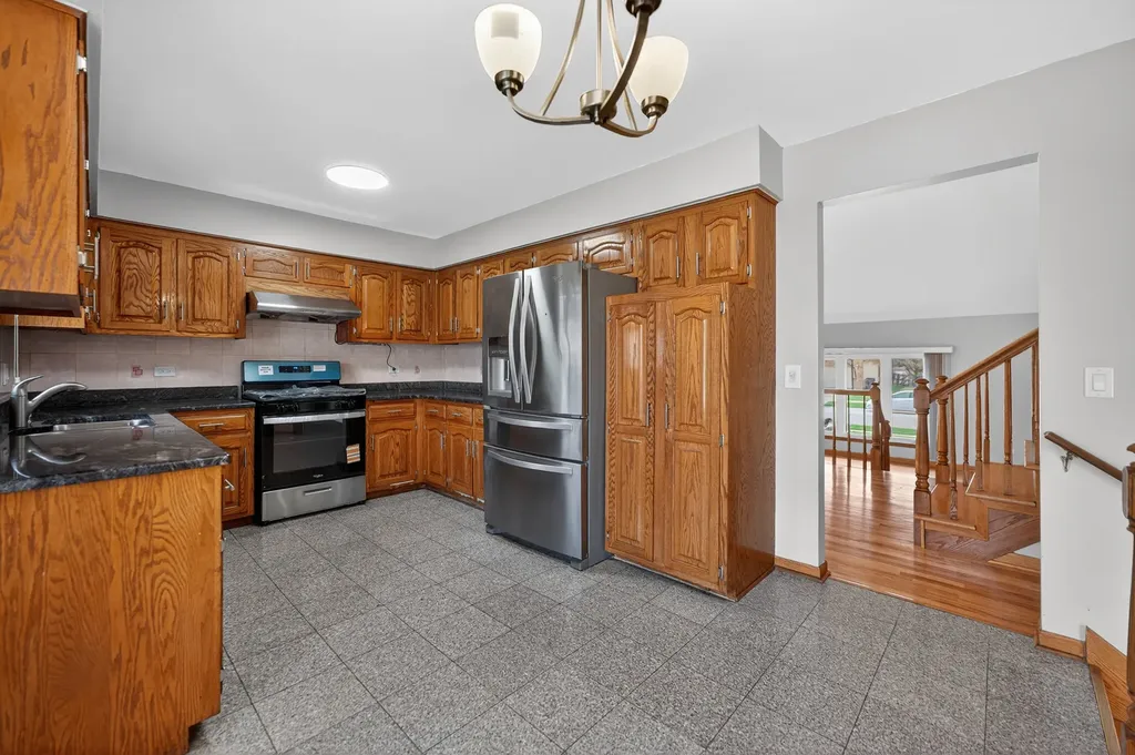 1281 Scarlet Drive Addison IL 60101