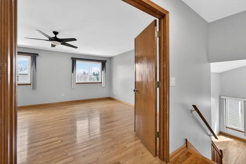 1281 Scarlet Drive Addison IL 60101
