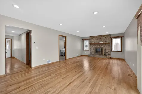 1281 Scarlet Drive Addison IL 60101