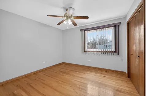 1281 Scarlet Drive Addison IL 60101