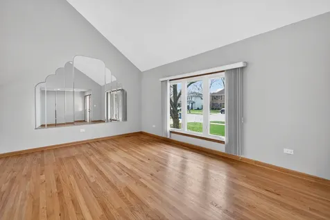 1281 Scarlet Drive Addison IL 60101