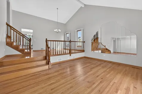 1281 Scarlet Drive Addison IL 60101