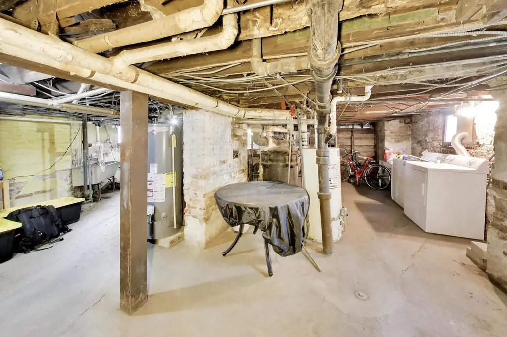 1458 Lake Avenue Wilmette IL 60091