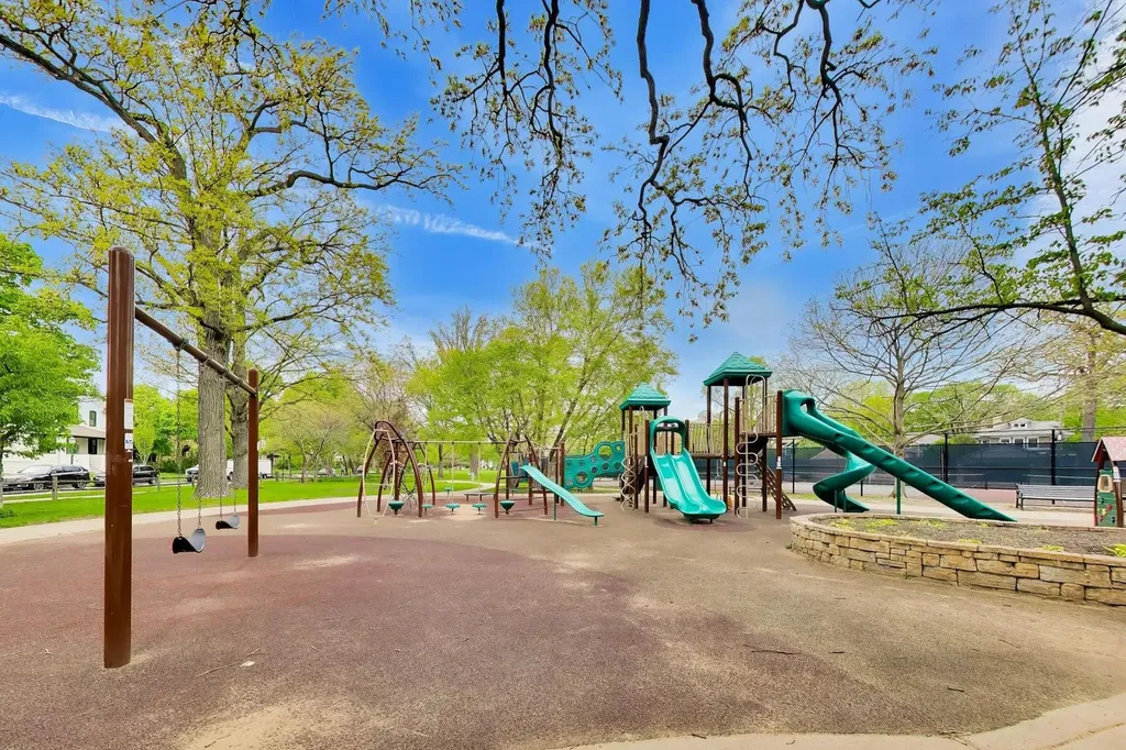 1458 Lake Avenue Wilmette IL 60091