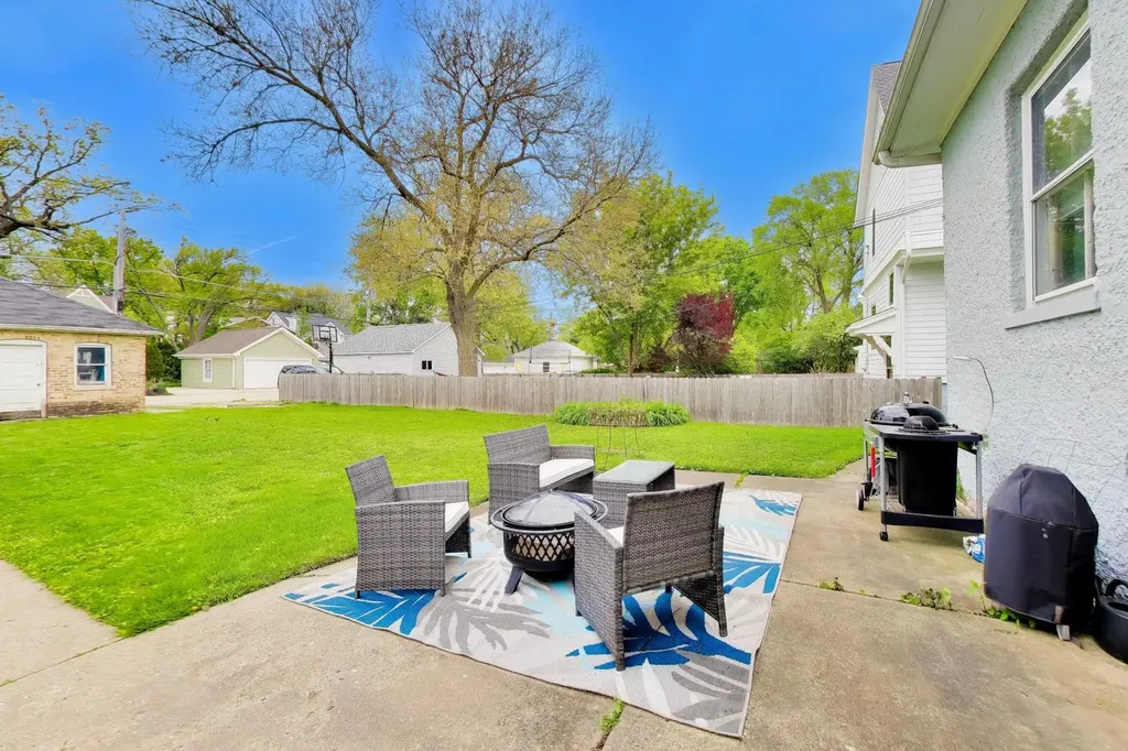 1458 Lake Avenue Wilmette IL 60091
