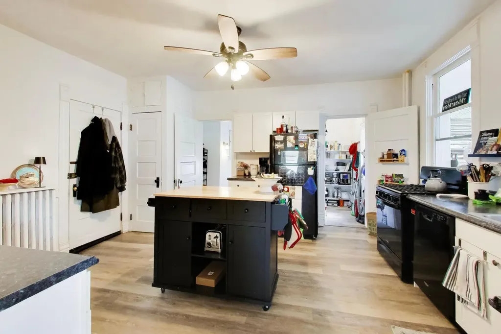 1458 Lake Avenue Wilmette IL 60091