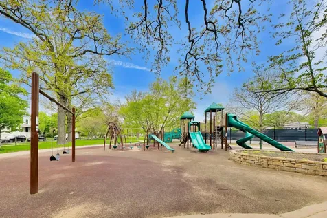 1458 Lake Avenue Wilmette IL 60091