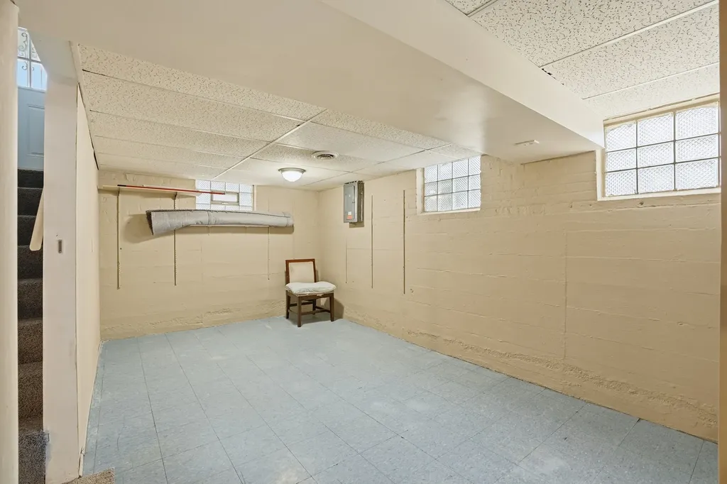 11056 South State Line Road Chicago IL 60617