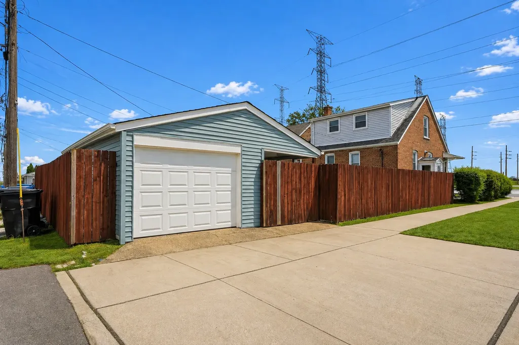 11056 South State Line Road Chicago IL 60617