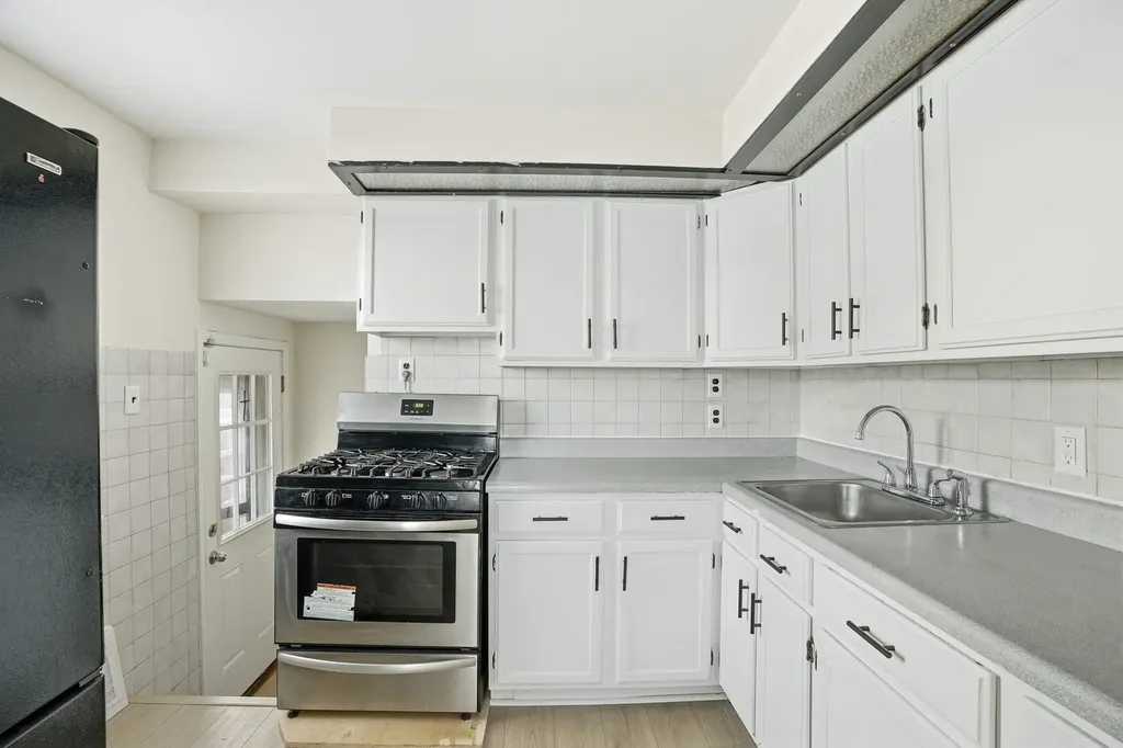 11056 South State Line Road Chicago IL 60617