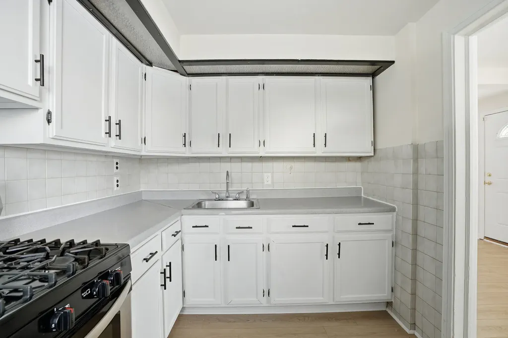 11056 South State Line Road Chicago IL 60617