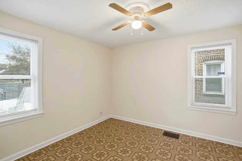 11056 South State Line Road Chicago IL 60617