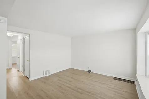 11056 South State Line Road Chicago IL 60617