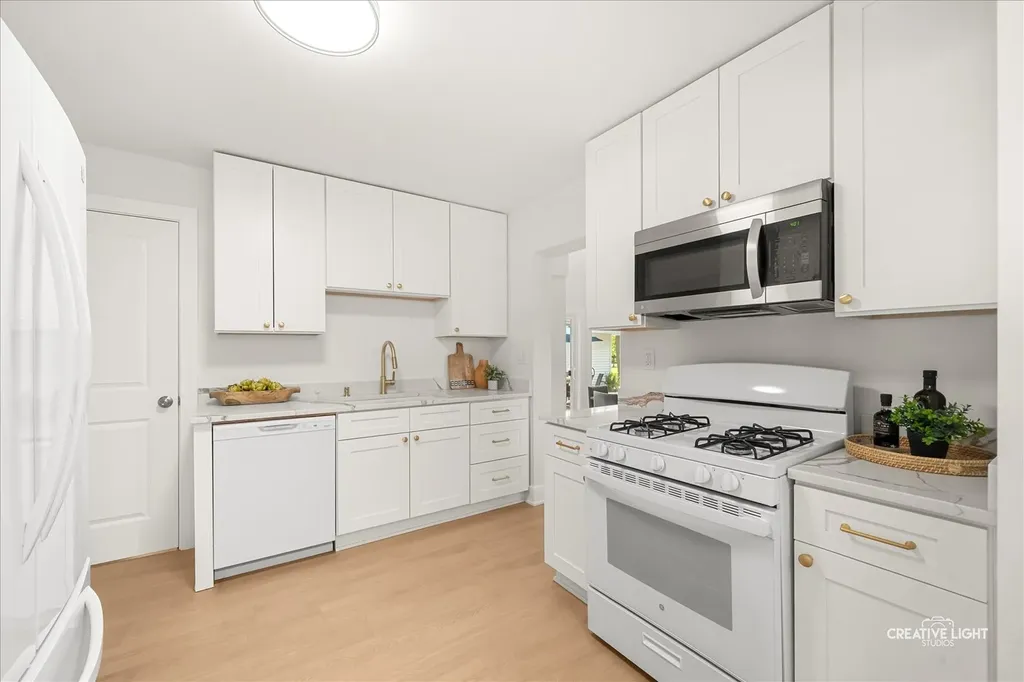 5S464 Sherman Avenue Naperville IL 60563