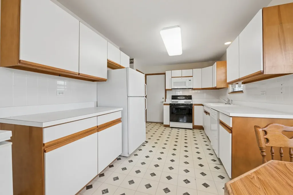 20976 West Olive Street Plainfield IL 60544