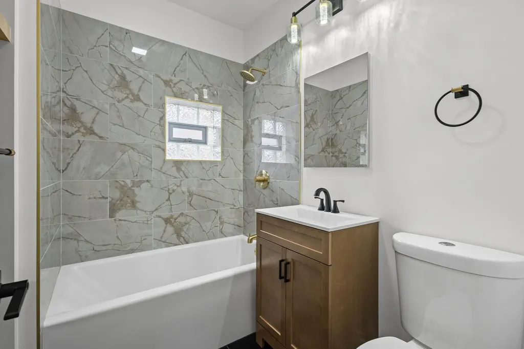 5652 South Shields Avenue Chicago IL 60621