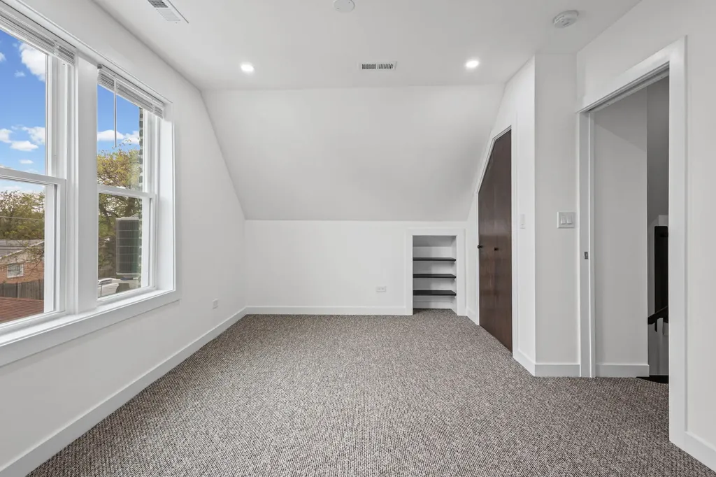 5652 South Shields Avenue Chicago IL 60621