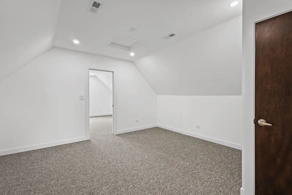 5652 South Shields Avenue Chicago IL 60621