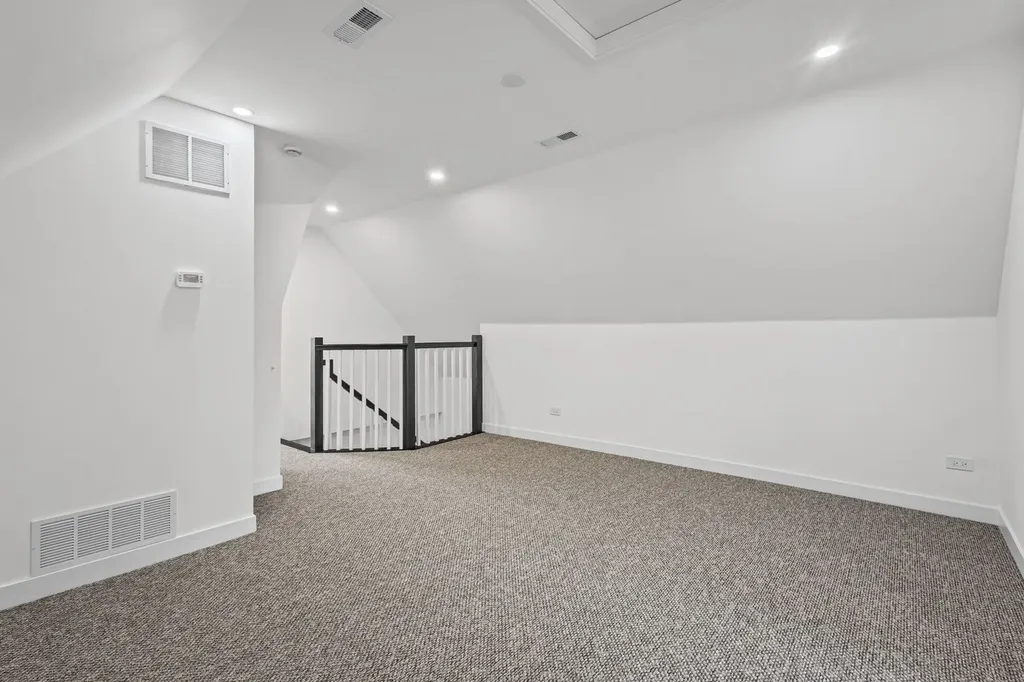 5652 South Shields Avenue Chicago IL 60621