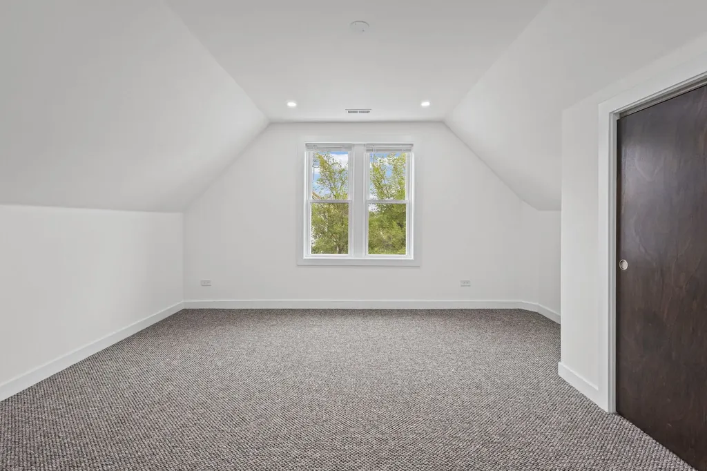 5652 South Shields Avenue Chicago IL 60621