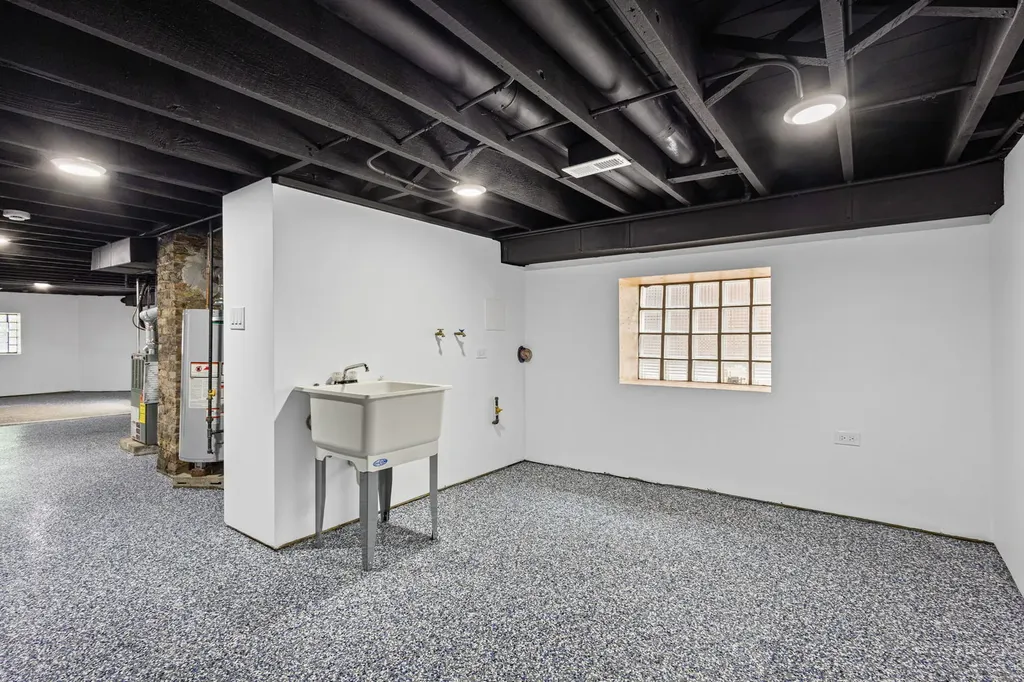5652 South Shields Avenue Chicago IL 60621