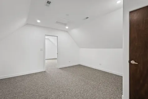 5652 South Shields Avenue Chicago IL 60621