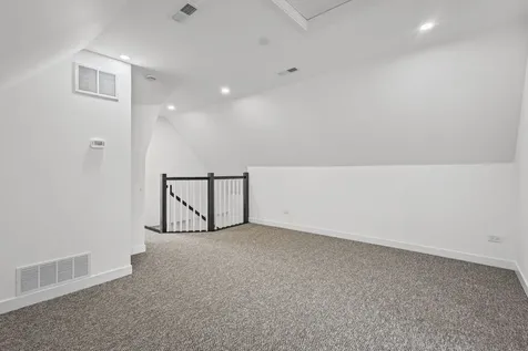 5652 South Shields Avenue Chicago IL 60621