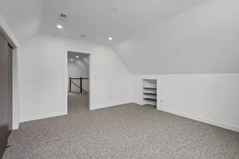 5652 South Shields Avenue Chicago IL 60621