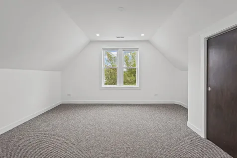 5652 South Shields Avenue Chicago IL 60621