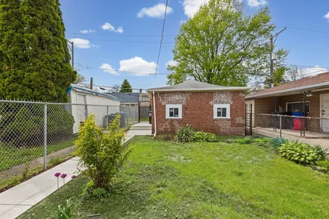5652 South Shields Avenue Chicago IL 60621