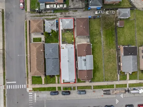 5652 South Shields Avenue Chicago IL 60621