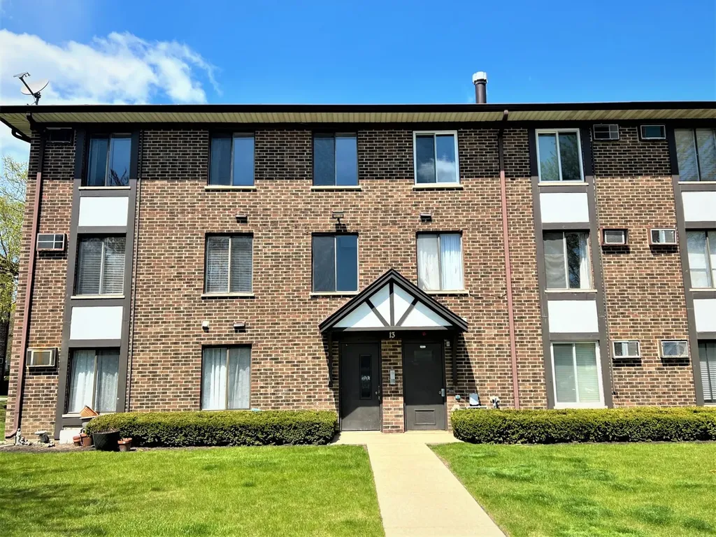 13 Crestview Lane Vernon Hills IL 60061